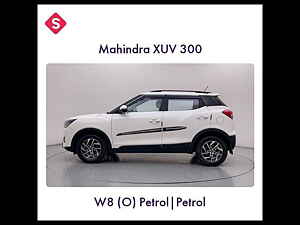 Second Hand महिंद्रा xuv300 W8 (O) 1.2 पेट्रोल [2019] in बैंगलोर