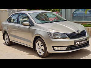 Second Hand Skoda Rapid Ambition 1.6 MPI AT in Bangalore