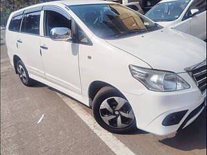 Second Hand Toyota Innova 2.5 G BS IV 7 STR in Nagpur