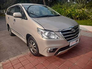 Second Hand Toyota Innova 2.5 VX 8 STR BS-III in Bangalore