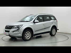 Second Hand మహీంద్రా xuv500	 w10 in ముంబై