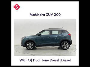 Second Hand Mahindra XUV300 W8(O) 1.5 Diesel Dual Tone [2020] in Gurgaon