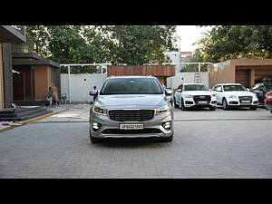 Second Hand Kia Carnival Limousine Plus 7 STR in Delhi