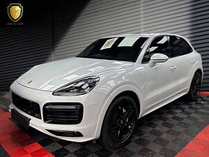 Second Hand Porsche Cayenne 3.2 V6 Petrol in Mumbai