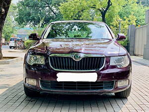 Second Hand Skoda Superb L&K TDI AT in Patna