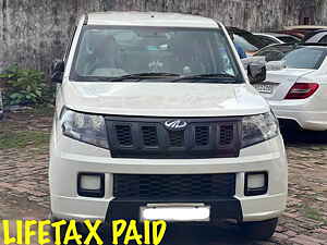 Second Hand महिंद्रा tuv300 t4 in कोलकाता