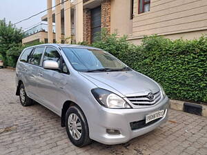 Second Hand Toyota Innova 2.5 GX 8 STR BS-IV in Jalandhar