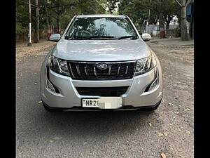 Second Hand Mahindra XUV500 W10 AWD in Delhi