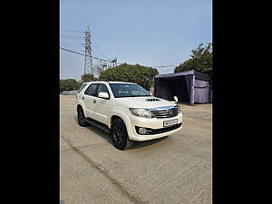 Second Hand Toyota Fortuner 3.0 4x4 AT in Delhi