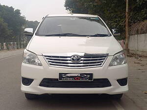 Second Hand Toyota Innova 2.5 G BS IV 8 STR in Kanpur