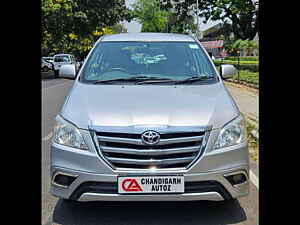 Second Hand टोयोटा इनोवा 2.5 gx 7 str bs-iii in चंडीगढ़