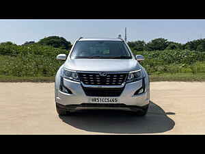 Second Hand महिंद्रा XUV500 w11 ऑटोमैटिक in दिल्ली