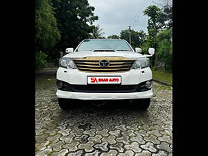 Second Hand Toyota Fortuner 3.0 4x2 AT in Ahmedabad