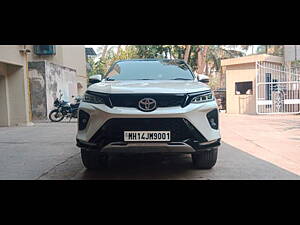 Second Hand Toyota Fortuner 2.8 4X4 AT in Mumbai