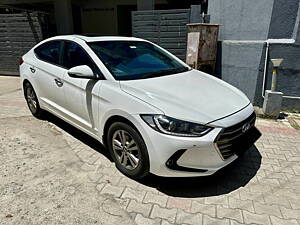 Second Hand Hyundai Elantra 2.0 SX (O) AT in Chennai