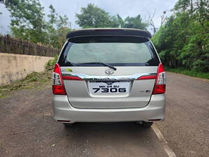 Second Hand Toyota Innova 2.5 VX 8 STR BS-III in Nashik