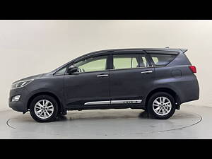 Second Hand Toyota Innova Crysta 2.4 V Diesel in Delhi