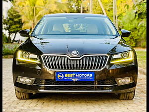 Second Hand Skoda Superb Style TDI AT in Ahmedabad