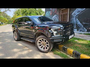 Second Hand Ford Endeavour Titanium 3.2 4x4 AT in Delhi