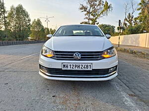 Second Hand Volkswagen Vento Highline Plus 1.6 (P) 16 Alloy in Nagpur