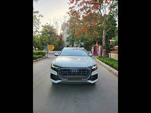 Second Hand Audi Q8 Celebration in Delhi