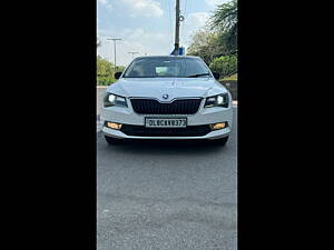 Second Hand Skoda Superb Style TSI AT in Delhi