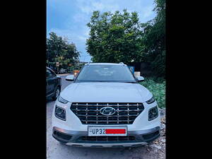 Second Hand Hyundai Venue SX 1.4 CRDi Dual Tone in Lucknow