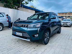 Second Hand மஹிந்திரா  xuv300 w8 (o) 1.2 பெட்ரோல் [2019] in குவாஹாட்டி