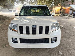 Second Hand Mahindra TUV300 T8 in Lucknow