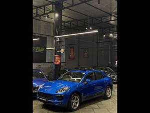 Second Hand Porsche Macan R4 in Delhi