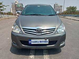 Second Hand Toyota Innova 2.5 VX 8 STR BS-IV in Mumbai
