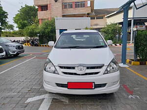 Second Hand Toyota Innova 2.5 G4 8 STR in Tiruchirappalli