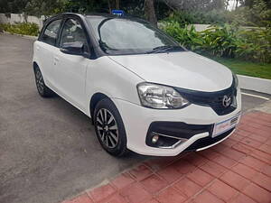 Second Hand Toyota Etios Liva VX Dual Tone in Bangalore