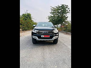 Second Hand Ford Endeavour Titanium 3.2 4x4 AT in Meerut