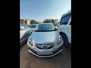 Second Hand Honda Brio V MT in Lucknow