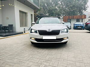 Second Hand Skoda Superb Style TSI AT in Delhi