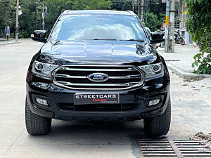 Second Hand Ford Endeavour Titanium 3.2 4x4 AT in Bangalore