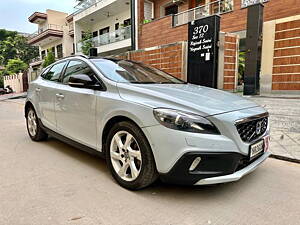 Second Hand Volvo V40 D3 Kinetic in Gurgaon
