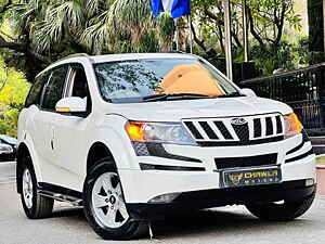 Second Hand மஹிந்திரா  xuv500 w6 in டெல்லி