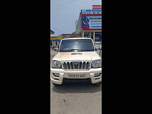 Second Hand Mahindra Scorpio VLX 4WD Airbag AT BS-IV in Lucknow