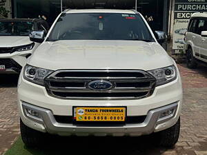 Second Hand Ford Endeavour Titanium 3.2 4x4 AT in Gurgaon