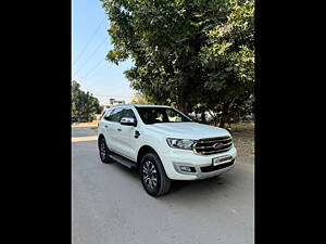 Second Hand Ford Endeavour Titanium Plus 2.2 4x2 AT in Chandigarh