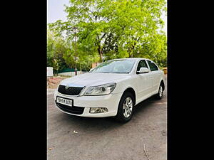 Second Hand Skoda Laura L&K 2.0 TDI AT in Chandigarh