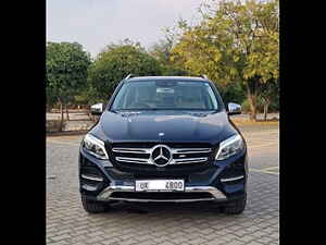 Second Hand मर्सिडीज़ बेंज़ GLE 250  डी in दिल्ली