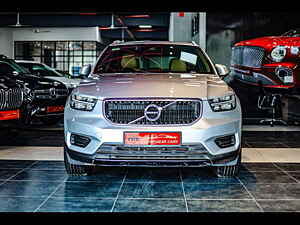 Second Hand वोल्वो xc40 मोमेंटम in दिल्ली