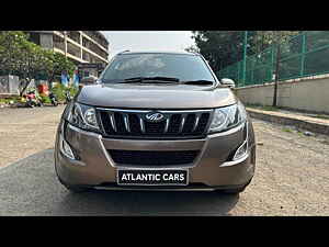 Second Hand மஹிந்திரா  xuv500 w10 in புனே