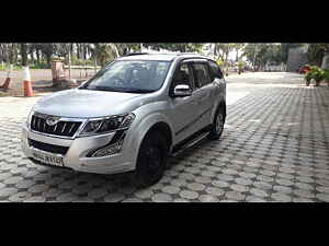 Second Hand महिंद्रा XUV500 w6 in नाशिक