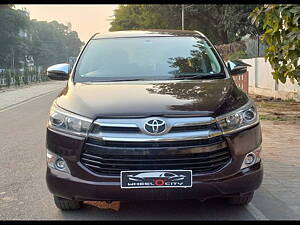 Second Hand Toyota Innova Crysta 2.8 ZX AT 7 STR [2016-2020] in Kanpur