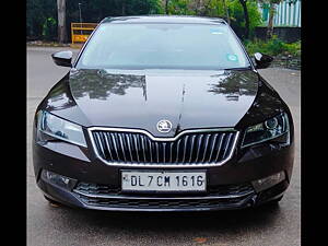 Second Hand Skoda Superb Style TSI AT in Delhi