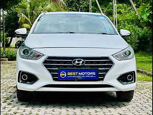 Second Hand हुंडई वरना 1.6 crdi sx in अहमदाबाद